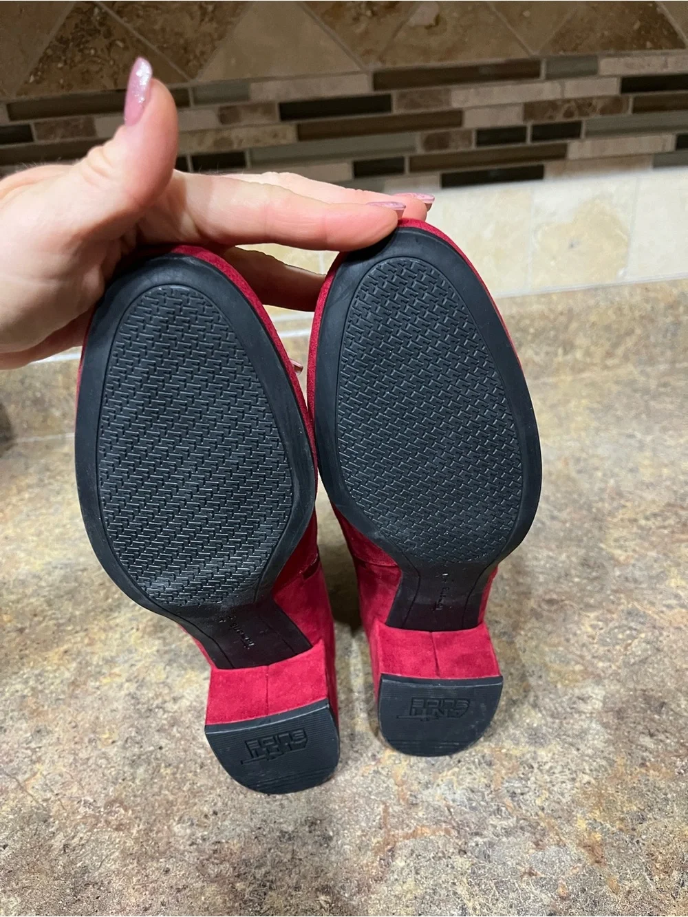 Tamaris description burgundy